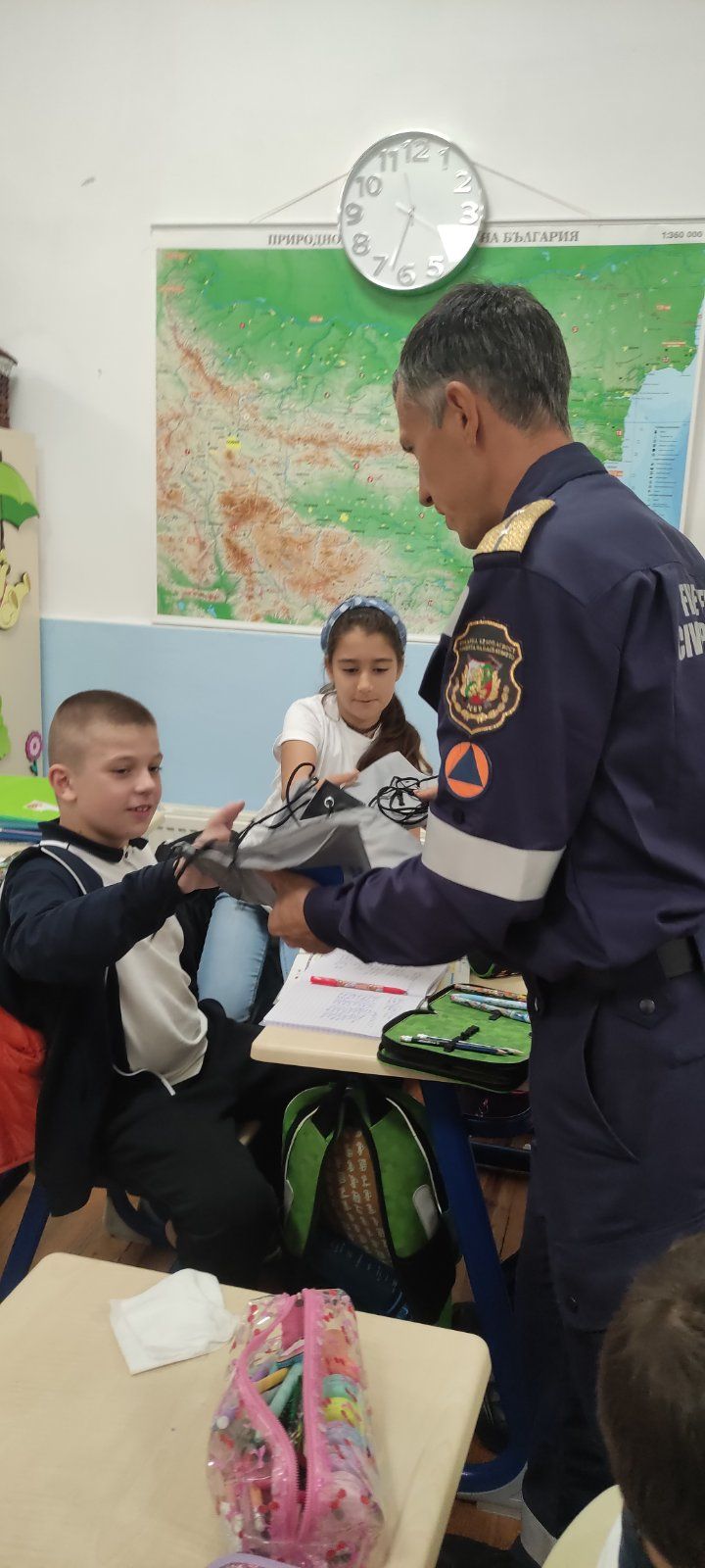 Вълнуваща и полезна среща в 3.А клас по повод Международния ден за намаляване на риска от бедствия 17